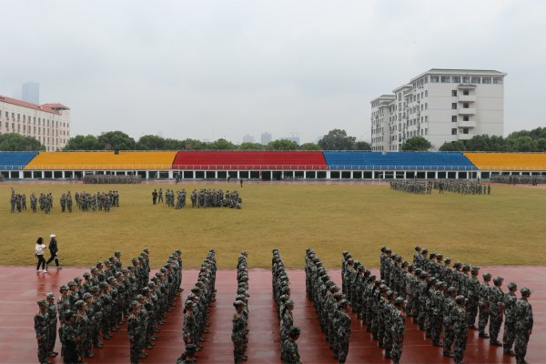 文学院方阵参加阅兵式彩排-927